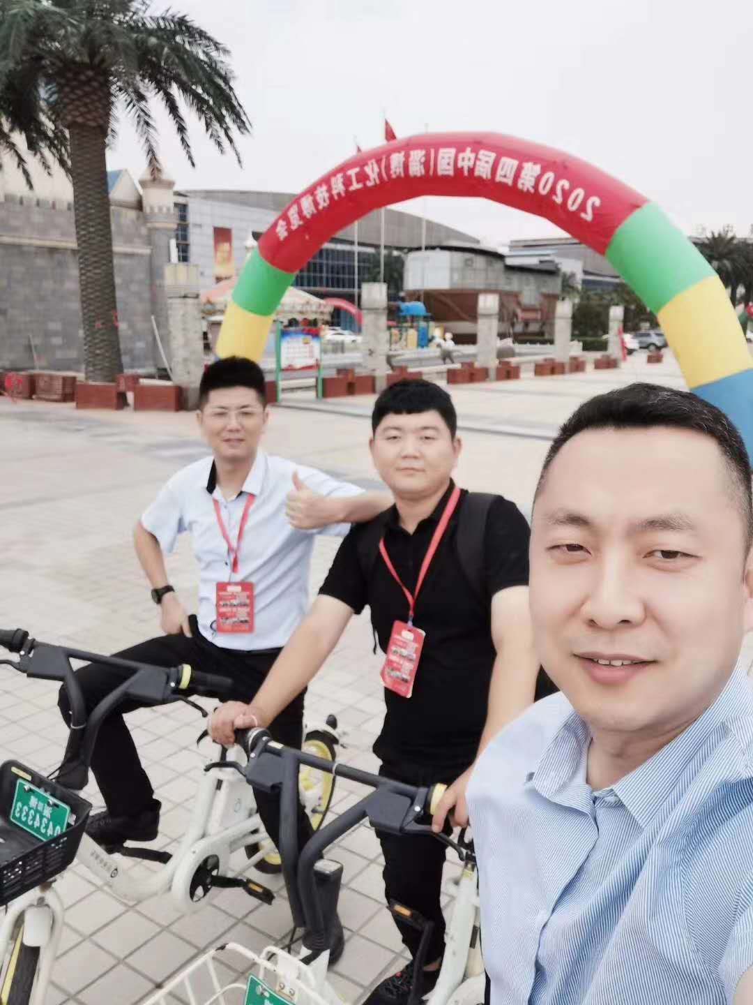 【華恒OEM定制廠家】華恒儀表廠家山東國(guó)際展會(huì)交流