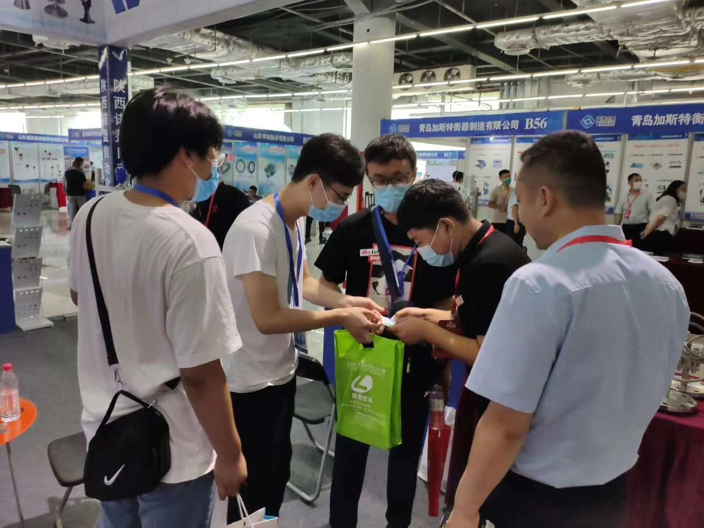 【華恒OEM定制廠家】華恒儀表廠家山東國(guó)際展會(huì)交流